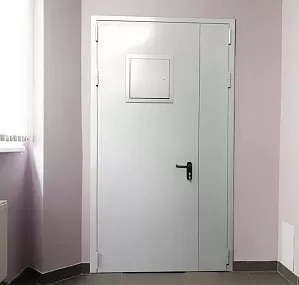 Противопожарная дверь со стыковочным узлом полуторная