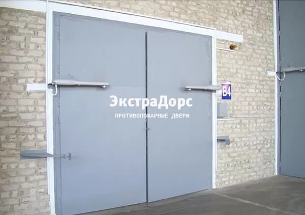 Ворота противопожарные распашные серые