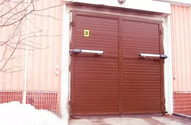 Противопожарные ворота с автоматическим открытием гаражные распашные