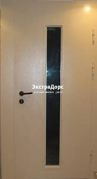Противопожарная дверь ДМП-01-60 одностворчатая входная белая с остеклением
